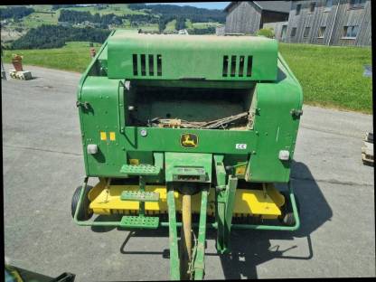 John Deere 578 Festkammerpresse