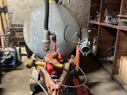 Bild 4:Bauer Güllefass 3.000 l