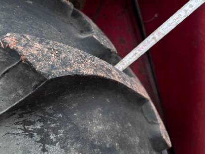 Bild 7:IHC 624 mit Messerbalken