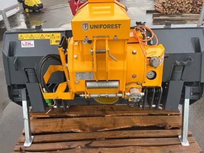 Bild 3:Uniforest Getriebewinde 85GF Front/Heckanbau