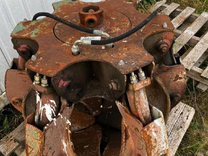 Bild 3:Mehrschalengreifer, Schrottgreifer