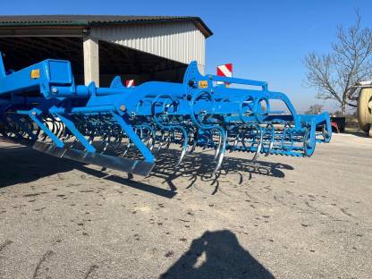 Bild 8:Lemken Saatbeetkombination Korund 8