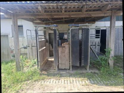 Bild 3:Schauer-Futterstationen defekt