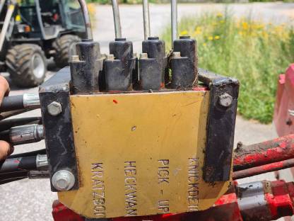 Bild 8:Ladewagen Pöttinger Trend 2 Tieflader 35 m²