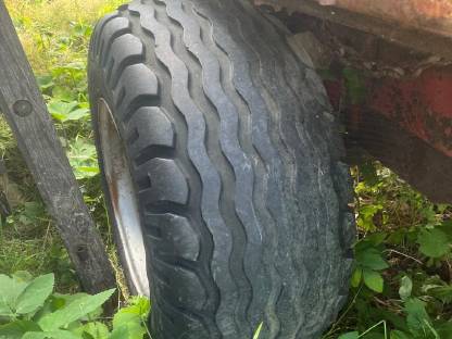 Bild 3:Weiss Miststreuer