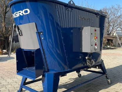 Bild 3:SAGRO Stationärfuttermischer 1-10 m³ für TMR Kalb Rose usw.