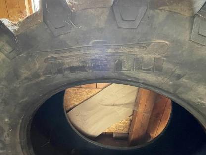 Bild 2:Pirelli 650/65R42 Reifen