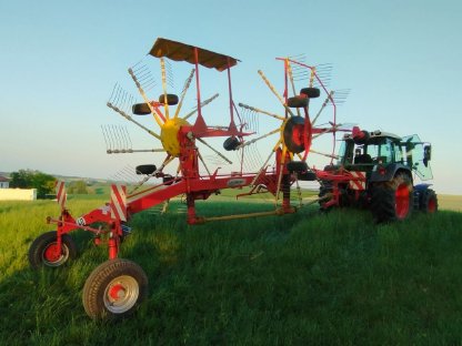 Bild 2:Pöttinger Doppelschwader Eurotop Multitast 801A