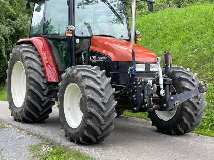 New Holland L75