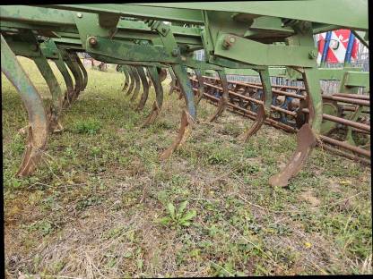 Bild 4:BIO Grubber 4,7 m gefedert 19 Zinken