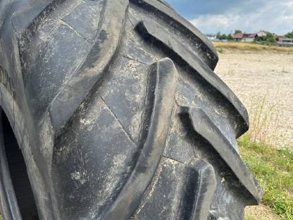 Bild 2:Reifen 800/70R32