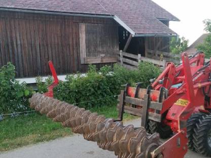 Bild 6:Lely Terra 300-20-C Kreiselegge Ersatzteilspender