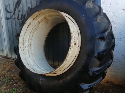 Bild 4:Doppelräder, Zwillingsräder, Zwillingsbereifung 18.4R34