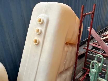 Bild 2:Heizöltank/Dieseltank