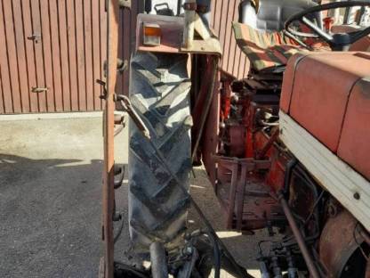 Bild 3:McCormick 423 Traktor, Hinterradschlepper