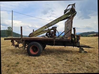 Rückewagen mit Fiskars 6000 Kran, Rotator und Holzzange