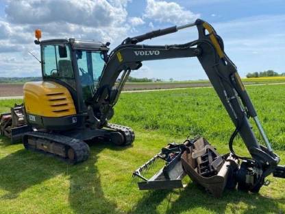 2014 Volvo EC35C mit 11 Anbaugeräten, Tiltrotator Steelwrist