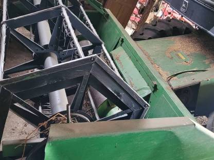 Bild 3:Mähdrescher John Deere 1075