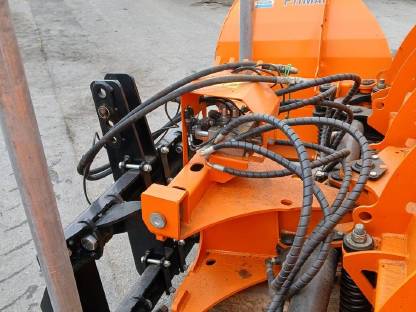 Bild 4:Trejon UPX 440 Multischneeschieber