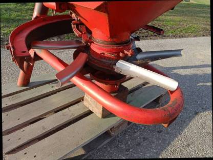 Bild 4:Lely Düngerstreuer