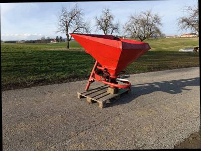 Bild 6:Lely Düngerstreuer