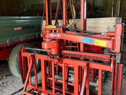 Bild 2:Kuhn Siloblockschneider