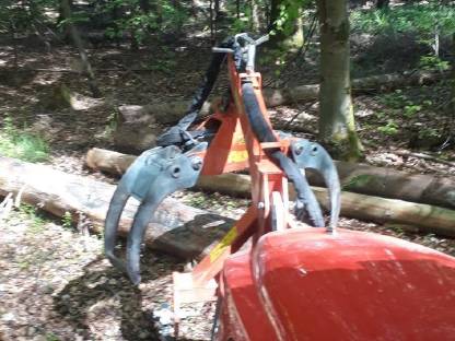 Bild 4:Forstzange Rückezange Forstgreifer Auer