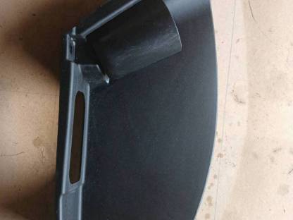 Bild 4:Seitenverkleidung Steyr S-matic