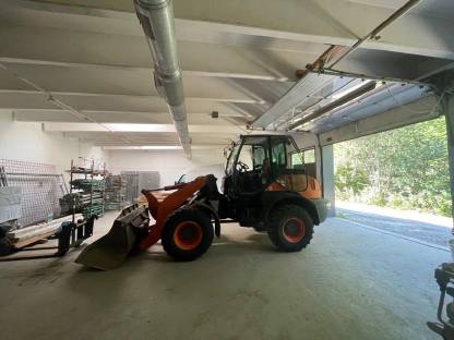 Bild 4:Komatsu WA100-M6 mit Straßenzulassung