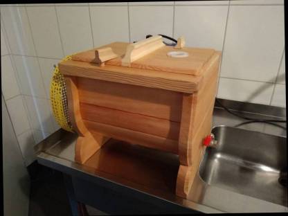 Neuwertige Buttermaschine