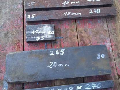 Bild 6:Flacheisen Reste verschiedene Größen