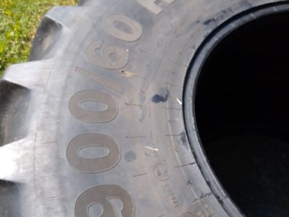 Reifen Mitas 900/60 R32