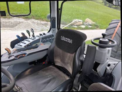 Bild 2:Valtra N174 Rüfa