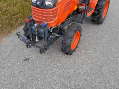 Bild 3:Kubota B2420 Kleintraktor