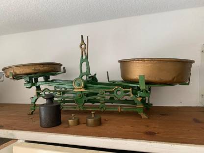 Bild 2:Antike Küchenwaagen