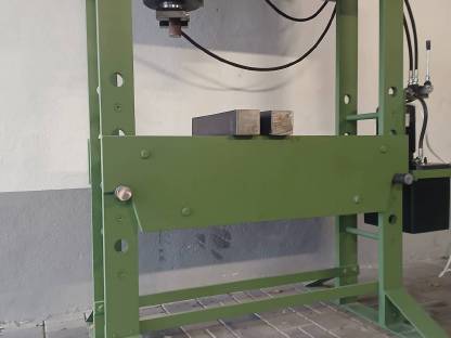 Bild 3:100t Hydraulikpresse/Werkstattpresse