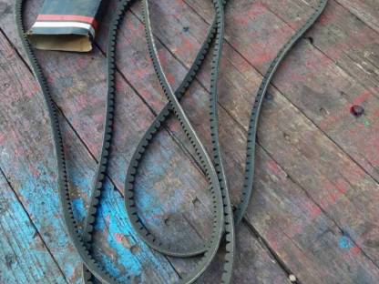 Bild 2:Keilriemen Perkins Motor