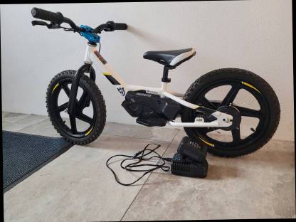 Kinder E-Laufrad Husqvarna e16