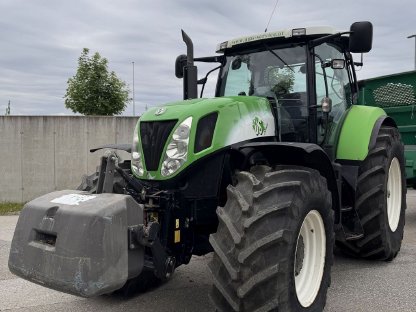 New Holland T 7030