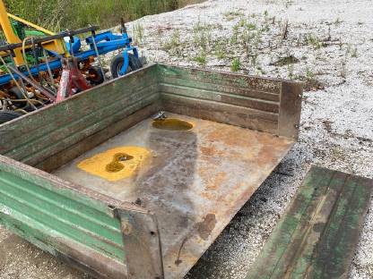 Bild 5:Heckschaufel mechanisch kippbar