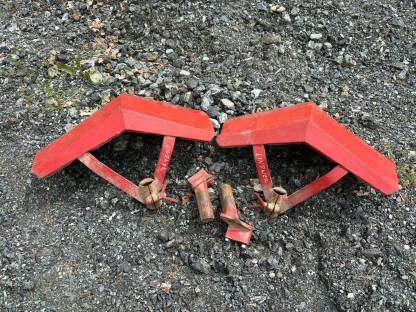 Bild 2:Kotflügel vorne Lindner Traktor