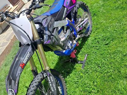 Verkaufe meine Yamaha YZ450F mit ca. 20 Bstd.