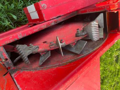 Bild 7:Pöttinger Einzelreiher Maishäcksler GT