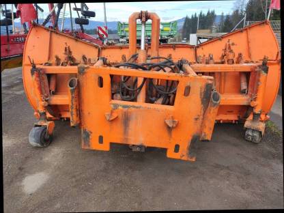 Bild 3:Schneepflug Schilcher SHB 3304