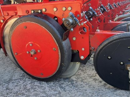 Bild 8:Matermacc MS 8230 12-reihig