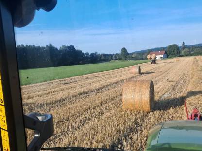 Stroh Quaderballen gemulcht