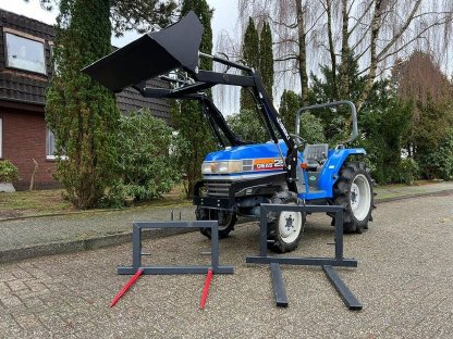 Iseki GEAS25 Kleintraktor Viel Zubehör