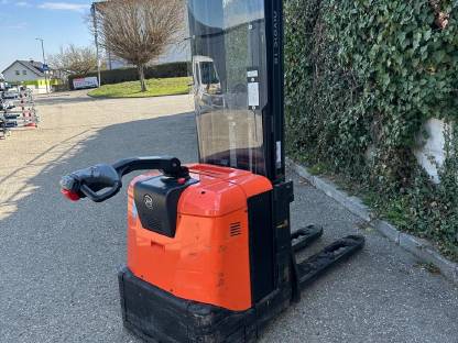 Bild 2:Deichselhochhubwagen Stapler BT SPE125L