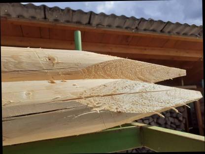 Bild 2:Holzpflöcke in verschiedenen Längen, Stärken mit Spitz