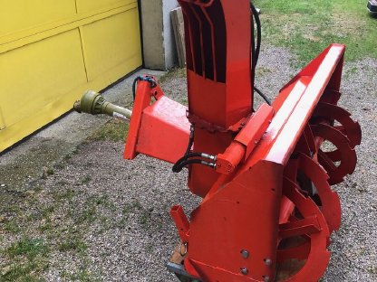 Bild 2:Schneefräse für Frontzapfwelle 540/1000